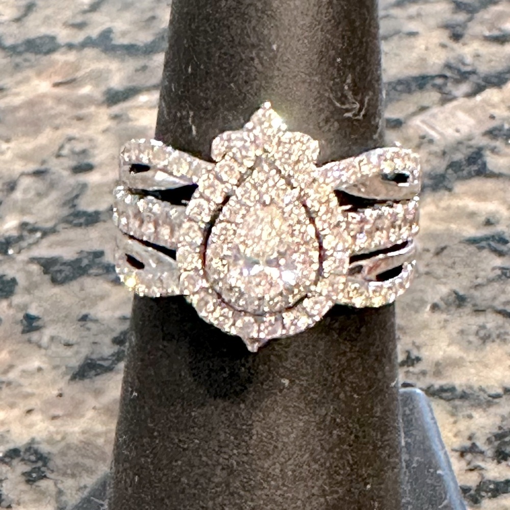 Teardrop wedding set